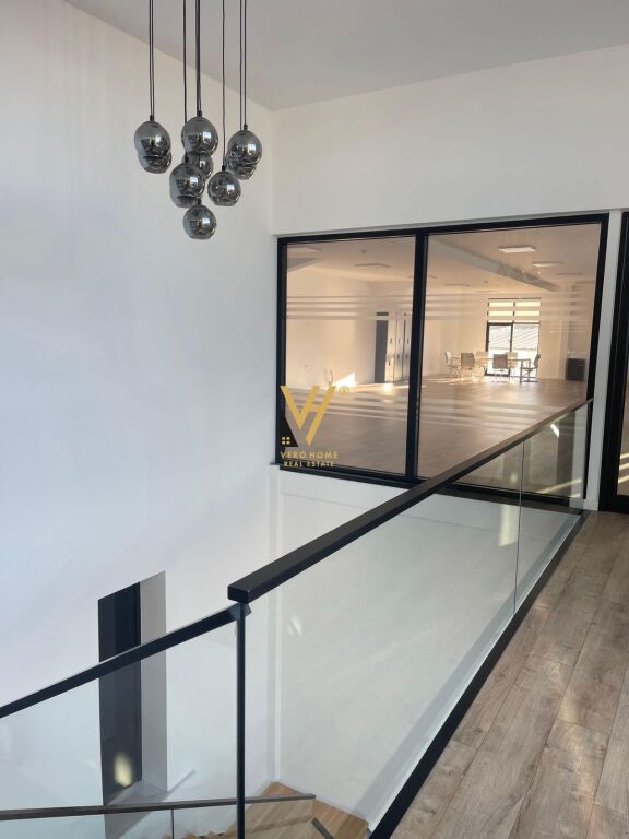 BUSINESS PREMISES 200 M2 FOR RENT AT TOP CHANEL, KASHAR 1,150 EURO
