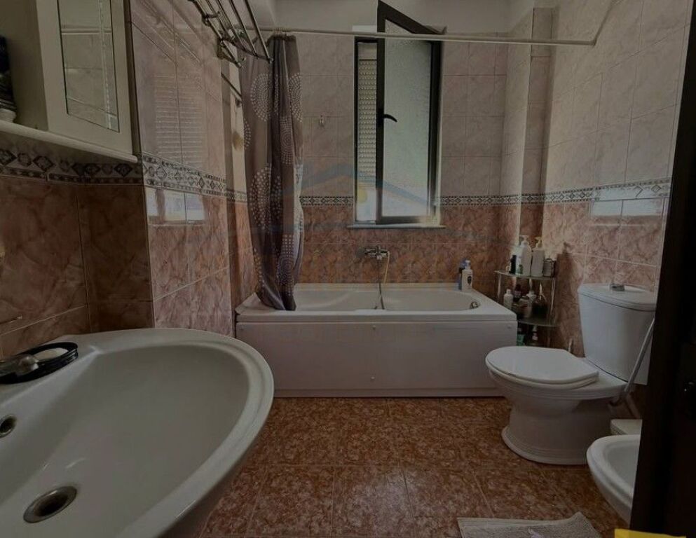 For sale, Apartment 2+1, Ali Demi, Tirana