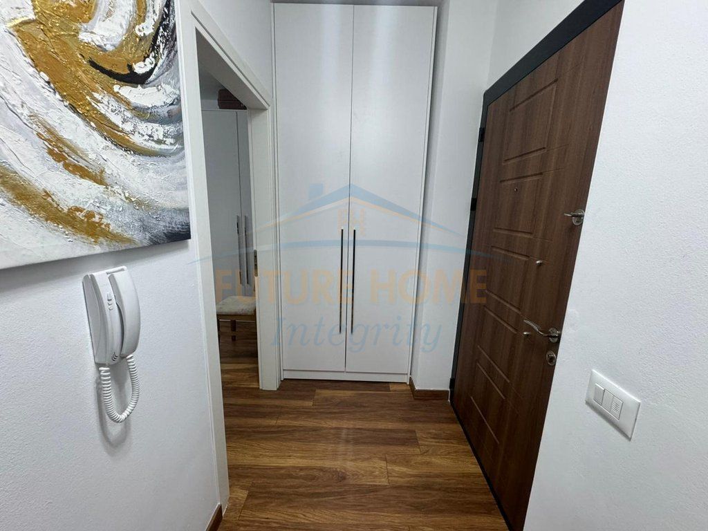 In vendita, Appartamento 1+1+Veranda, Via di Dibra, Tirana.