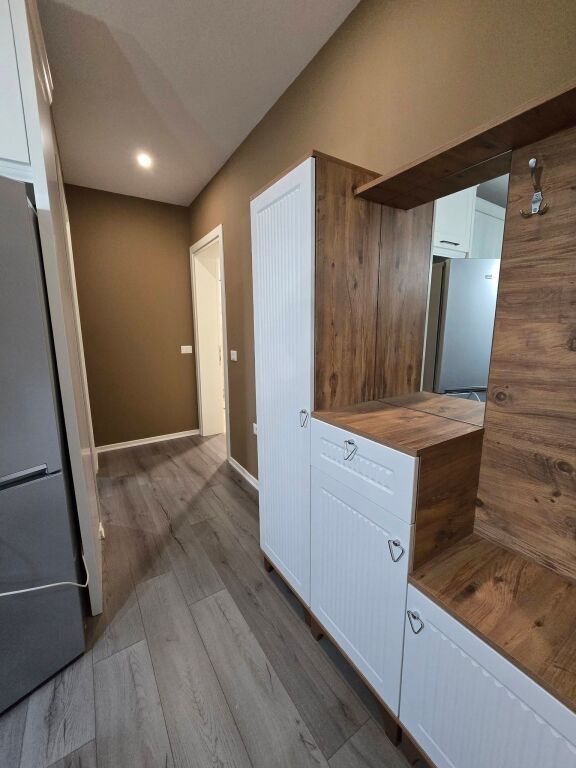 Jepet me Qera Apartament i Ri Vile   Kati i pare