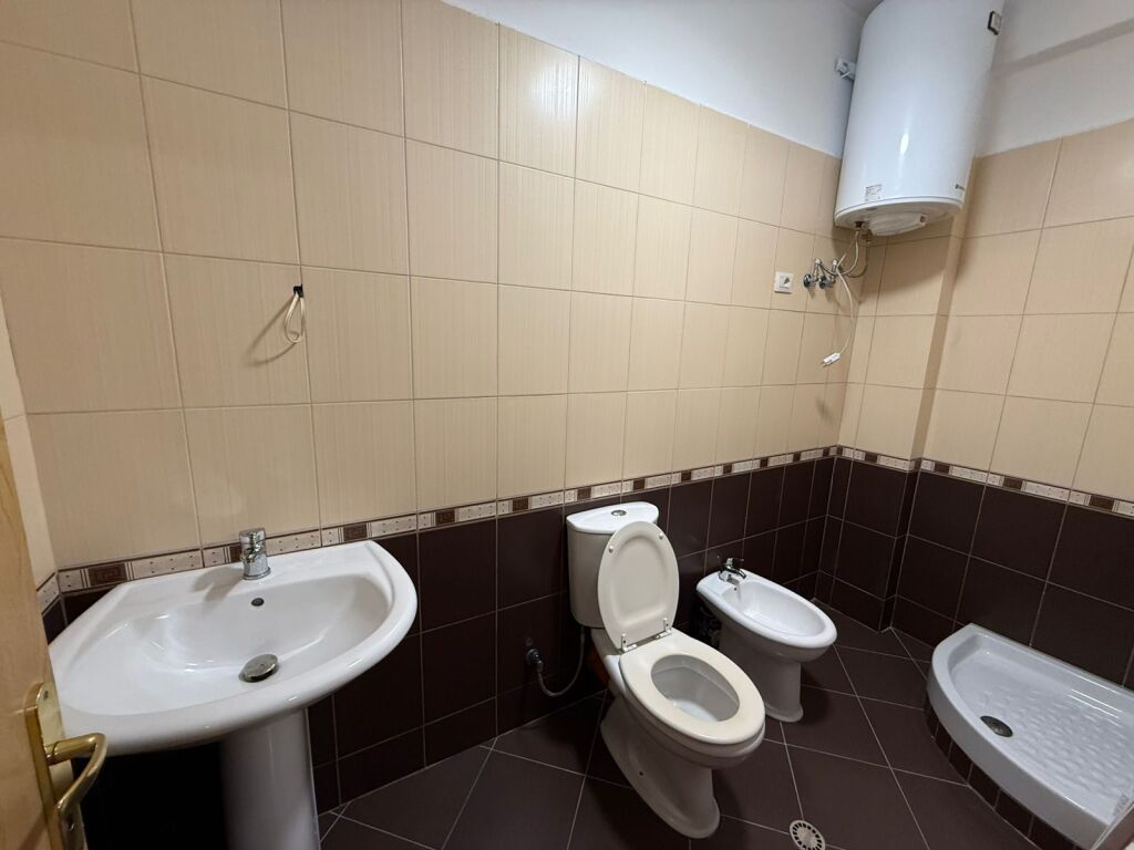 AFFITTO 2+1+2 ASTIR VICINO ROTONDO 500 MILA LEKE /MESE