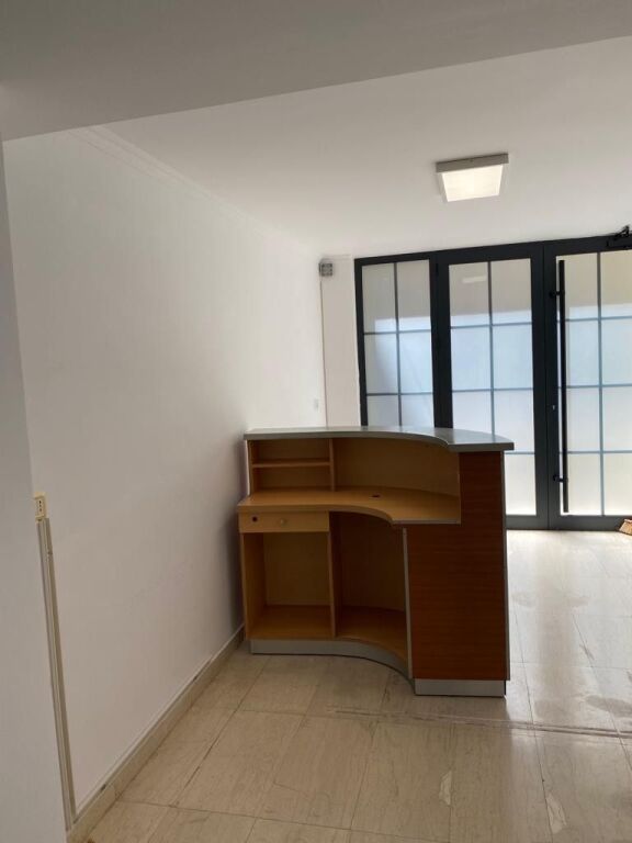 Business Premises, Center!