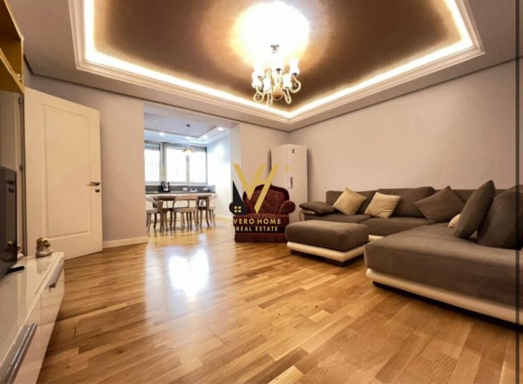 JEPET APARTAMENT 2+1 ME QIRA NE QENDER,RR.BARDHOK BIBA 1.000 EURO