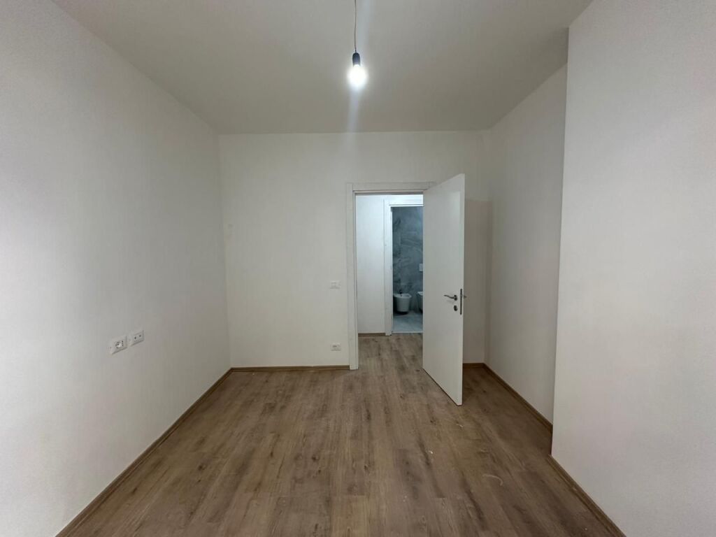 🏢 Shitet Apartament 2+1 – Univers City