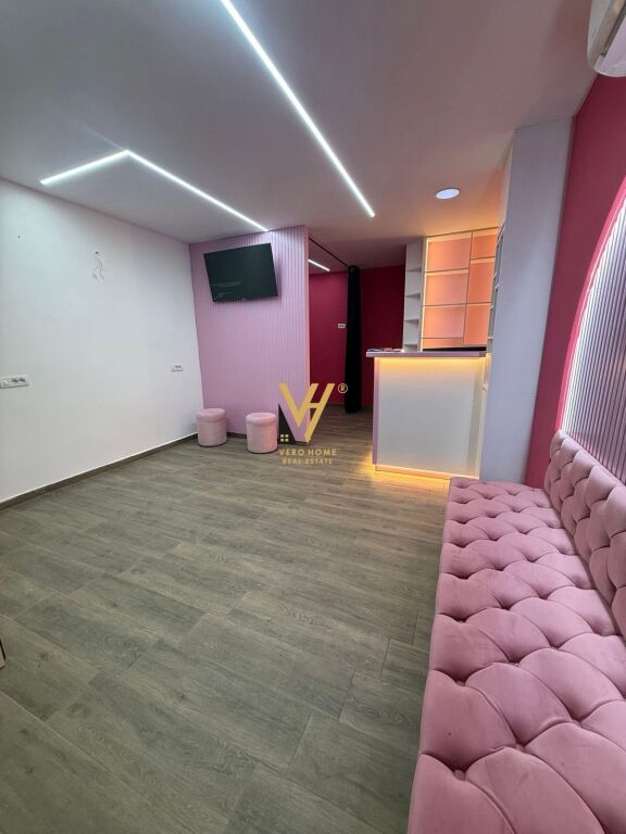 UFFICIO 40 M2 IN AFFITTO DA TOM DOSHI, SHKOZE 35.000 LEKE