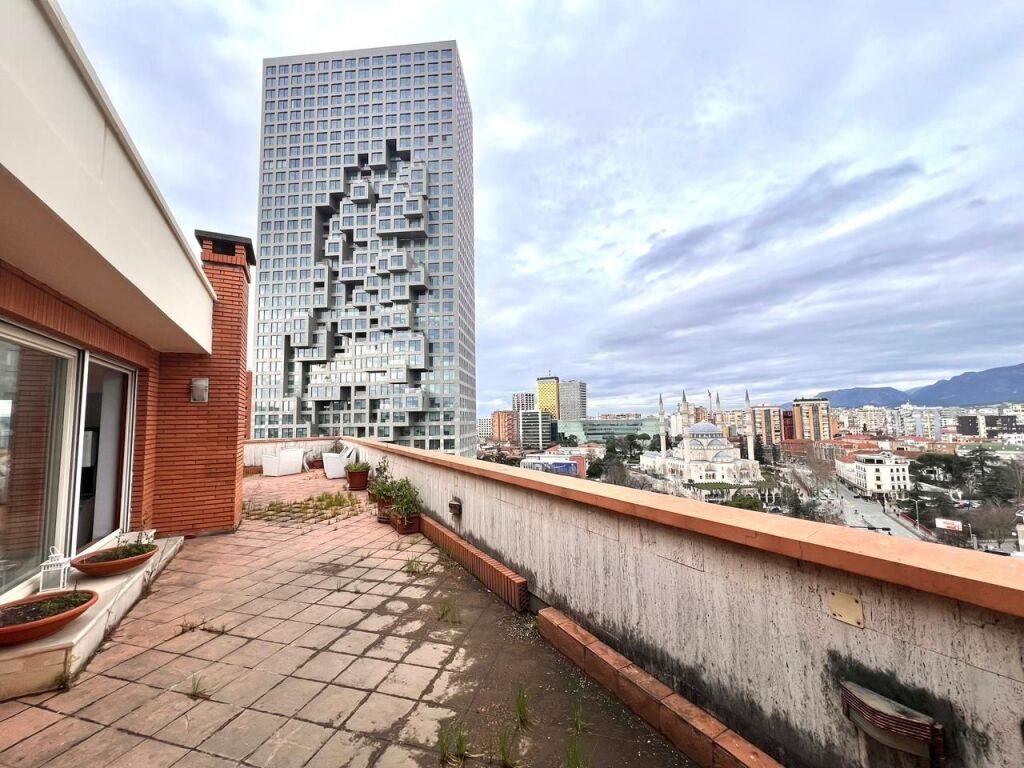 In Affitto: Duplex &amp; Verande Giganti + 2 Posti Auto 📍Via Elbasanit - Mulino || 4500€/mese