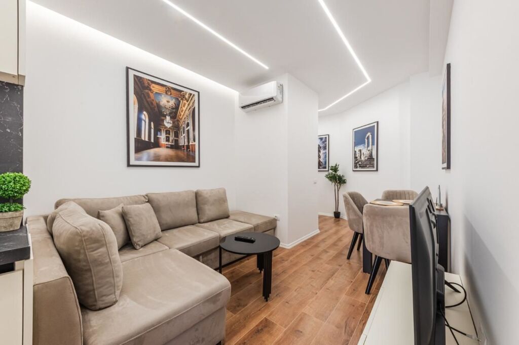 APARTMENT FOR RENT 1+1 IN MYSLYM SHYR, TIRANA