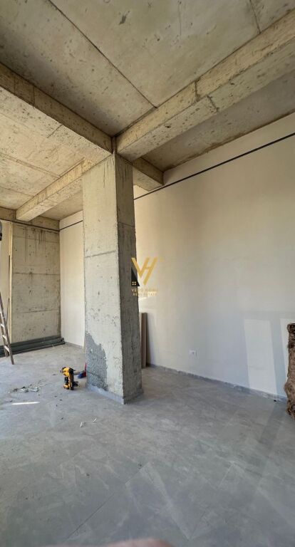 SHOP FOR RENT 60 M2 AT KOM.JOLLA, ASTIR 65,000 LEKE
