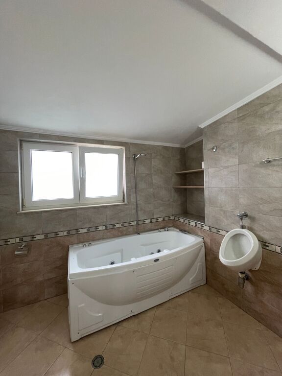 Penthouse for rent with a view of the Tirana lake at the dry lake
