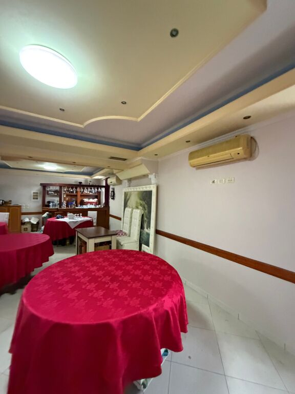 🏢 Locale commerciale in affitto a Durazzo
