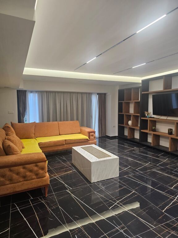 APARTAMENT 2+1 PER QERA TEK FUSHA E AVIACIONIT