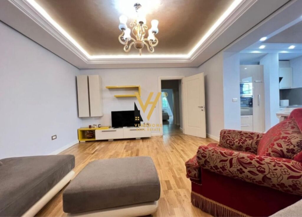 JEPET APARTAMENT 2+1 ME QIRA NE QENDER,RR.BARDHOK BIBA 1.000 EURO