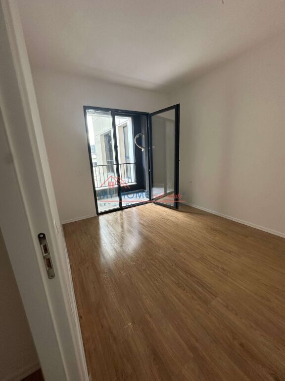 Zyre me qera ne Rrugen Jordan Misja ne Tirane