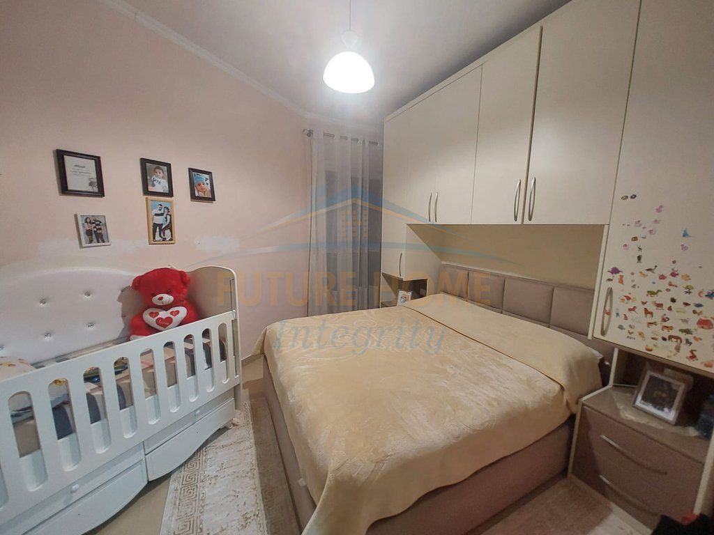 In vendita, Appartamento 1+1+2 Balconi, Nuova Maternità, Tirana.