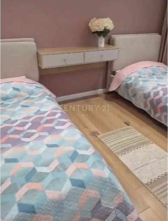 VILLA UNICA SU 3 PIANI IN VENDITA A 4 RRUGET, SHIJAK DURRES