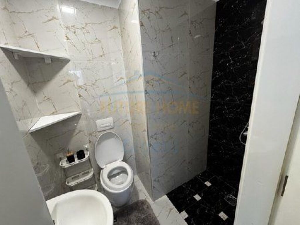Shitet, Apartament 2+1+2, Liqeni i Thatë, Tiranë.