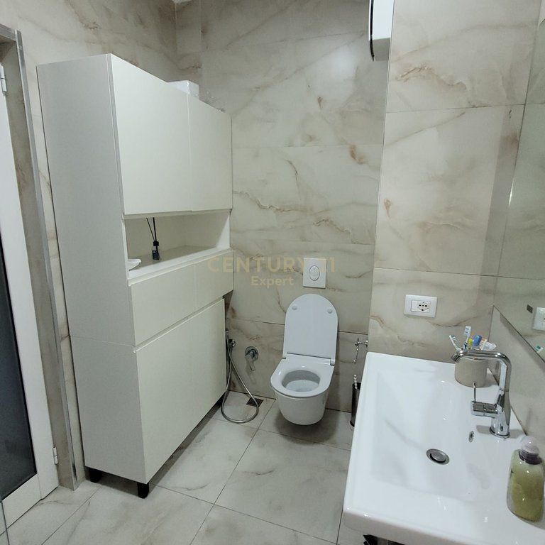 JEPET ME QIRA APARTAMENT 2+1 TEK FUSHA E AVIACIONIT