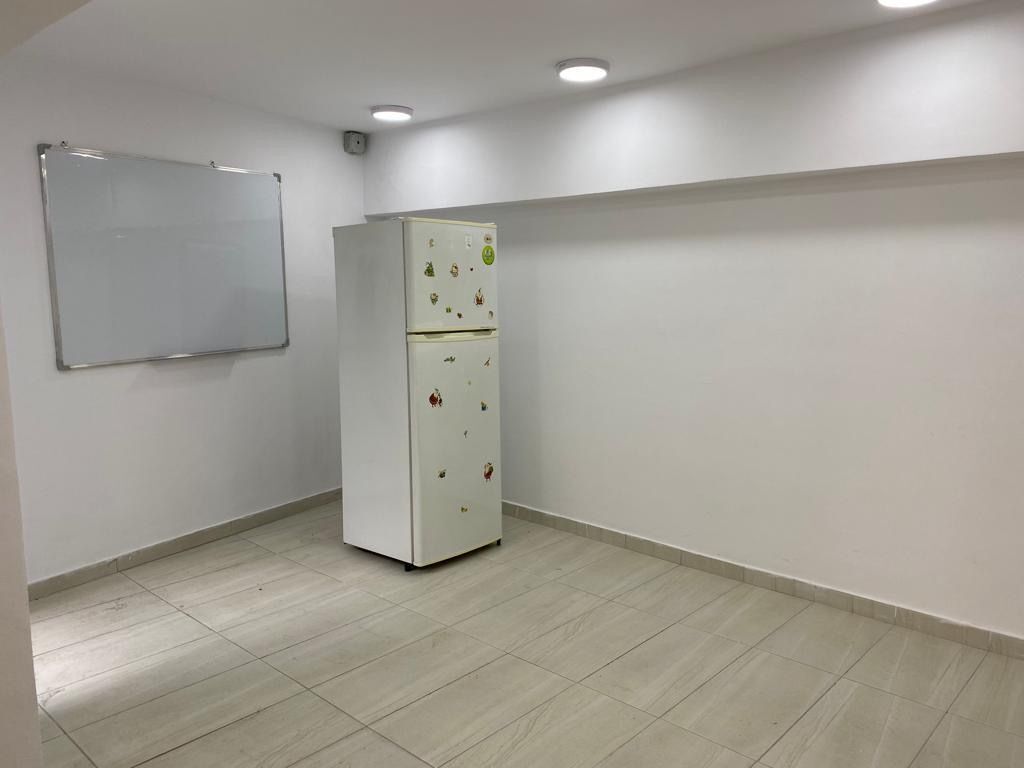 Business Premises, Center!