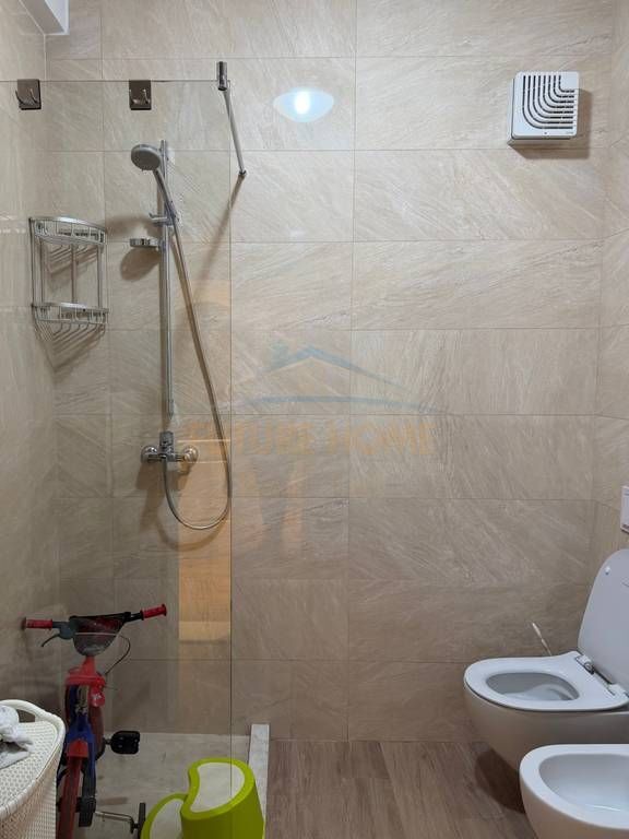 2+1+2 apartment for sale in Tirana center