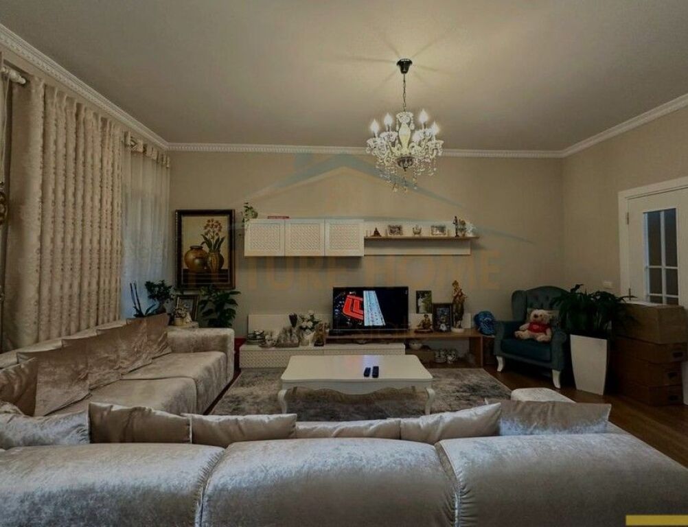 Shitet, Apartament 3+1+2, Liqeni i Thatë, Tiranë.