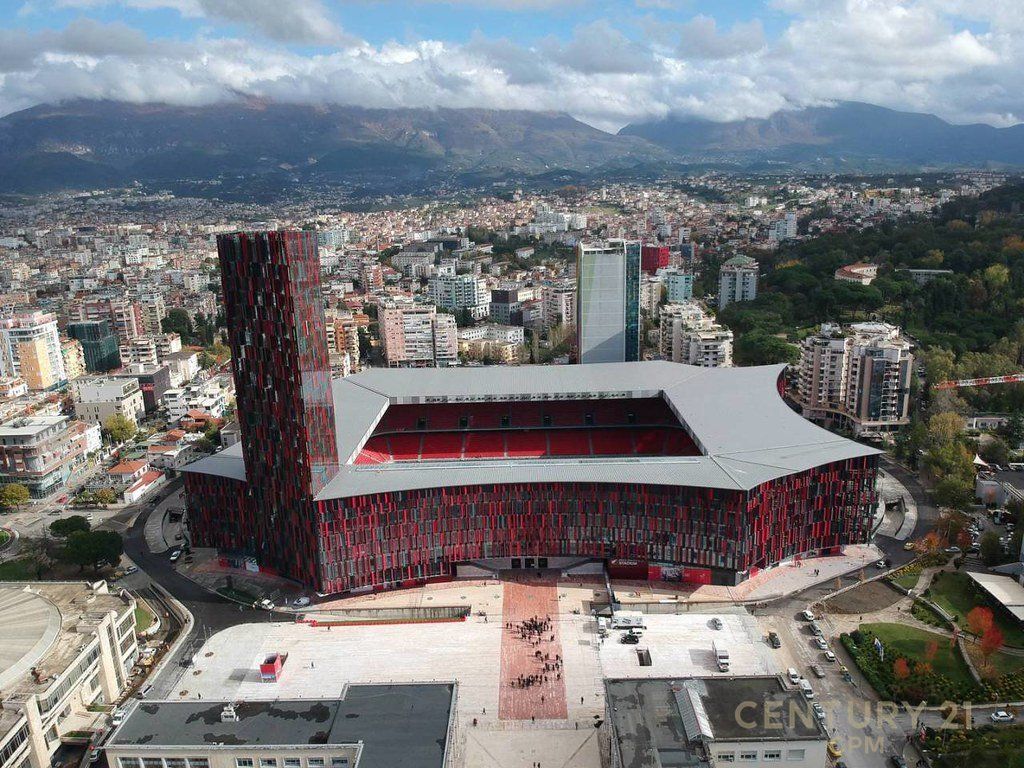 Shitet njësi komerciale pranë Stadiumit “Air Albania”