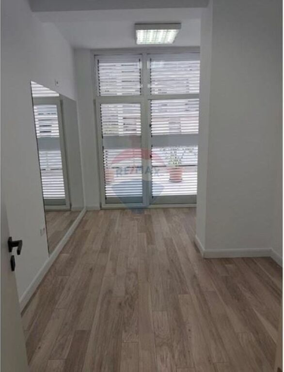 Jepet me Qira Ambjent Biznesi te Komuna e Parisit