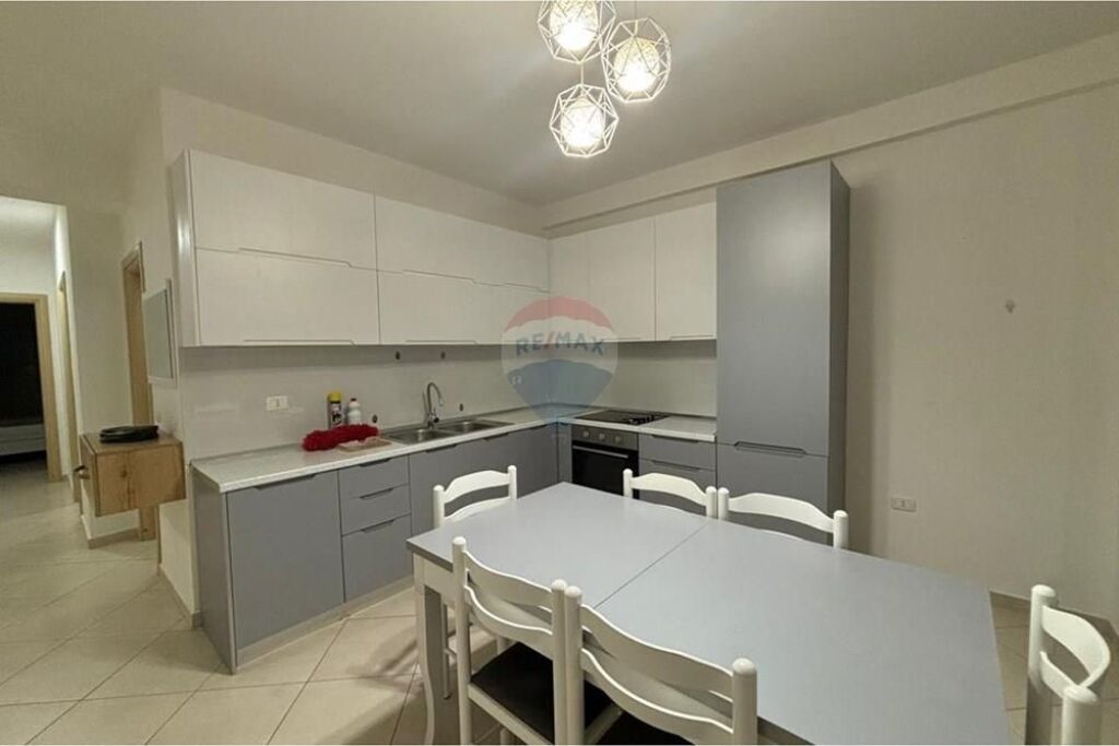🏡 APARTMENT 2+1+2 FOR RENT – INDEPENDENCE SQUARE, VLORA