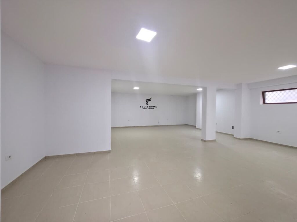DYQAN ME QERA 90 M2 KOPSHTI BOTANIK 90.000 LEKE