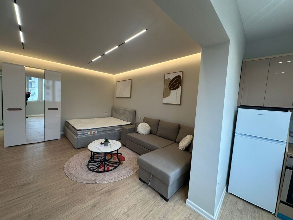 SHITET GARSONJERE 40 M2 STACIONI TRENIT 110.000 EURO