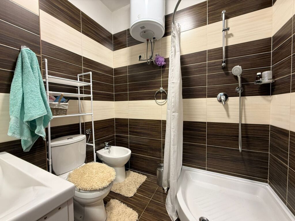 ZOGU I ZI – APPARTAMENTO 2+1+2 IN AFFITTO