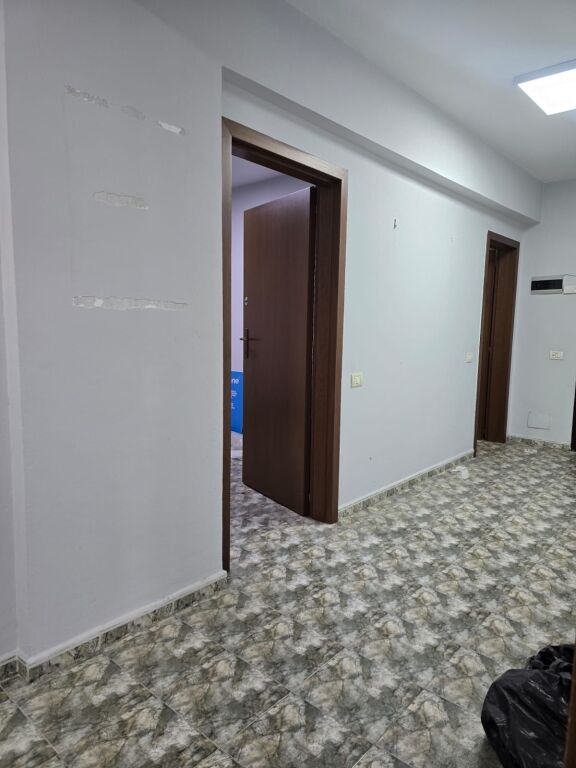 Office for rent at Garda