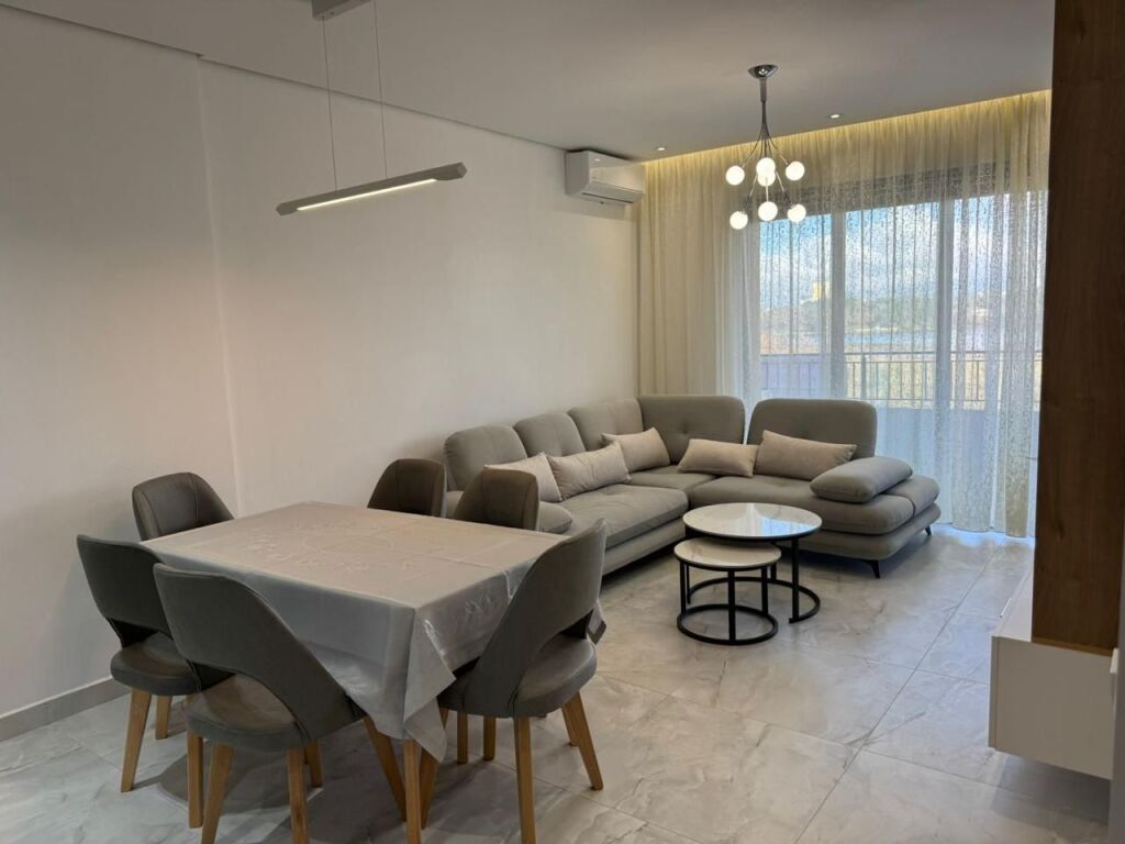 Apartament 1+1+2 Parking per qira tek Liqeni i Thate.