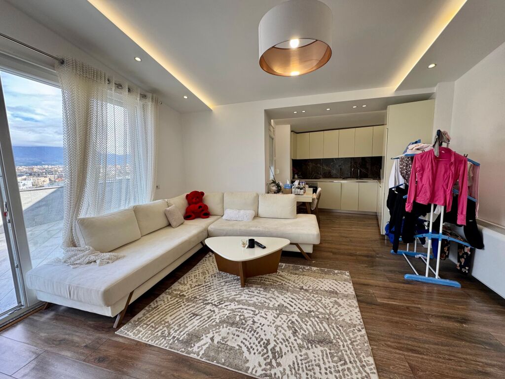 📣 SHITET Apartament 1+1 (Papafingo) me Verande Dhe Parking 📍 Liqeni i Thate 🛣️ Rruga e "Ullishtes" ✨