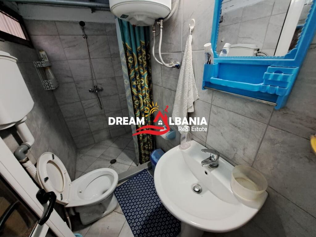Vile 2 Kateshe+Papafingo ne Shitje, Brenda Unazes Vogel, prane Arkivit Qendror ne Tirane (ID 4151212)