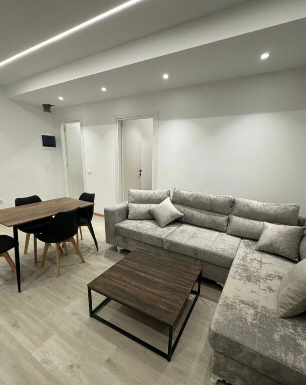 📌 Apartament me Qira 1+1 – Zogu i Zi