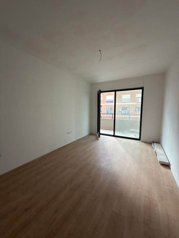 APARTAMENT 1+1 PER SHITJE TEK LIQENI I THATE