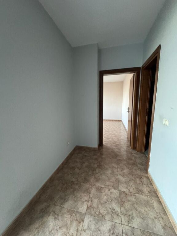 ZYRE ME QERA 80 M2 ISH ESKPOZITA 650 EURO