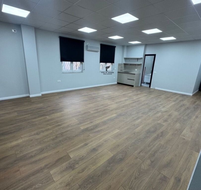 UFFICIO IN AFFITTO 89 M2 CENTRO 950 EURO