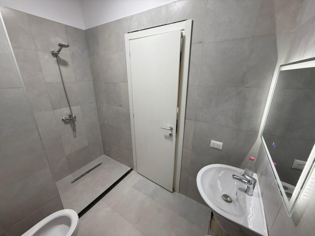 Appartamento moderno 2+1+2 in affitto con veranda e posto auto – Lago Secco 🌿