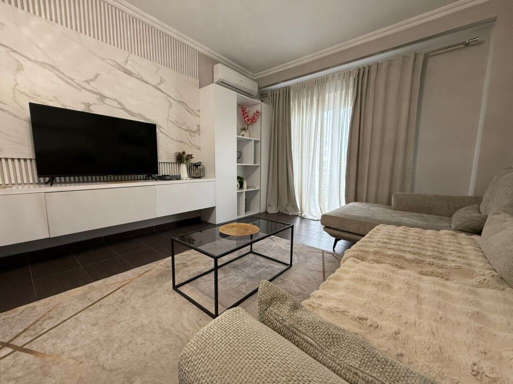 ZOGU I ZI – APPARTAMENTO 2+1+2 IN AFFITTO