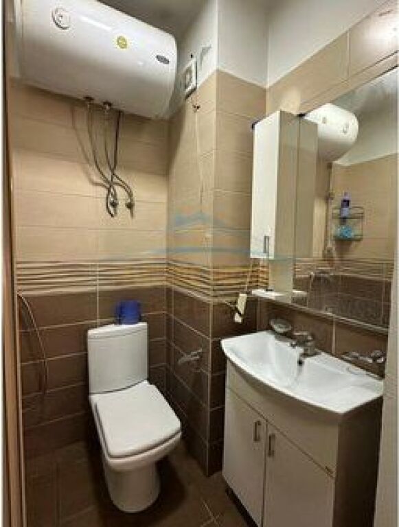 Shitet, Apartament 2+1, Unaza e Re, Prane bar "Xhamero" Tirane