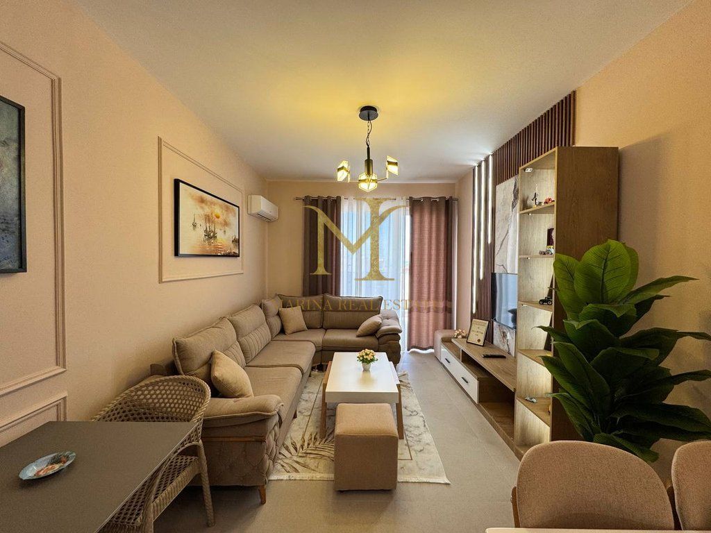 Modern 1+1 apartment for rent in Golem near Blue Fafa Hotel