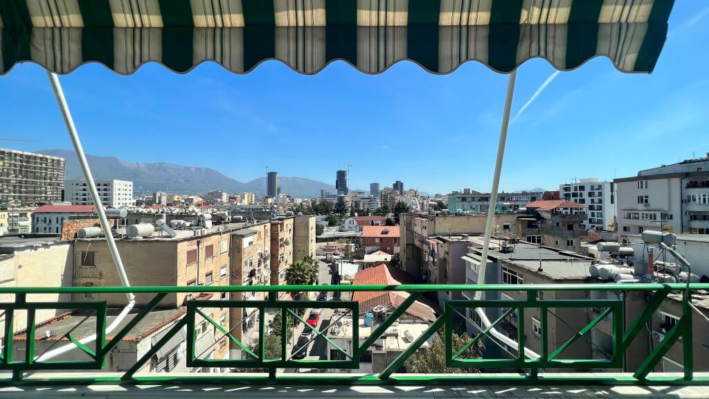 1+1 apartment for rent near the embassy block in Tirana