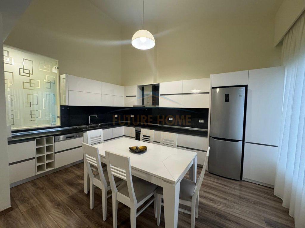 Affitto, Appartamento 2+1+2+Posto Auto Long Hill Residence, Tirana.