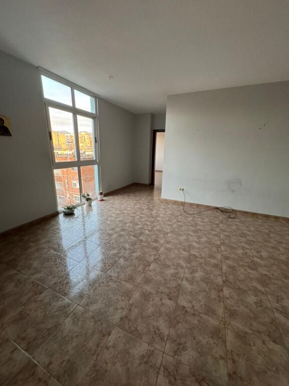 ZYRE ME QERA 80 M2 ISH ESKPOZITA 650 EURO