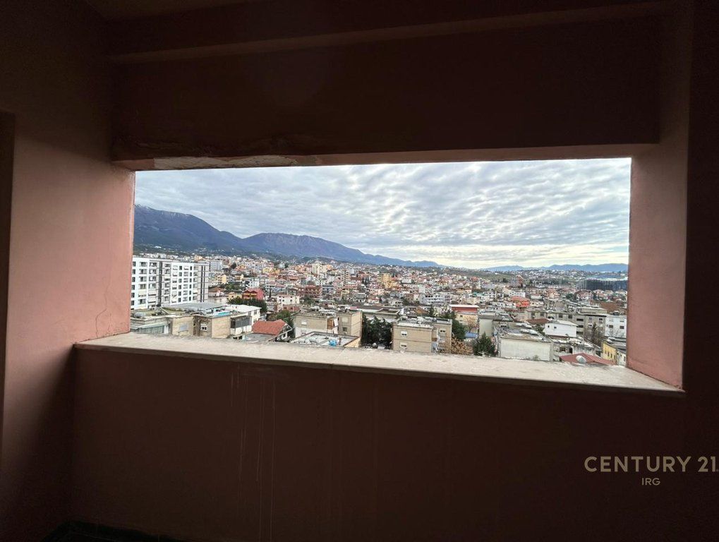 FOR SALE APARTMENT 2+1+2 NEAR THE CHIMNEY