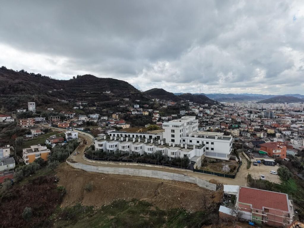 VILLAS FOR SALE NEAR KODRA DIELLIT