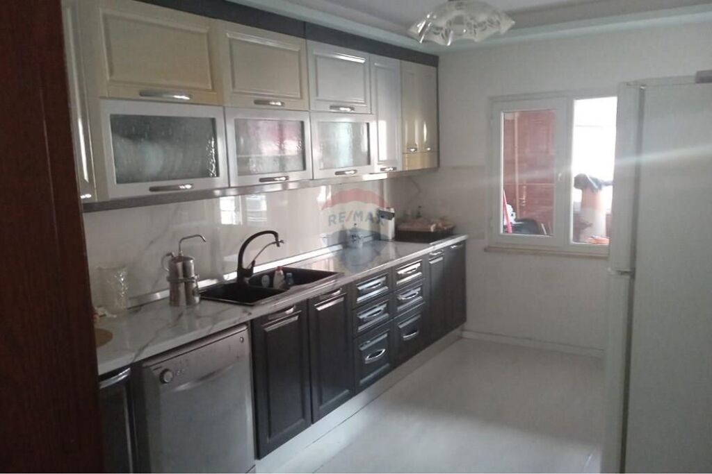 Duplex Apartment for Sale, Laprakë