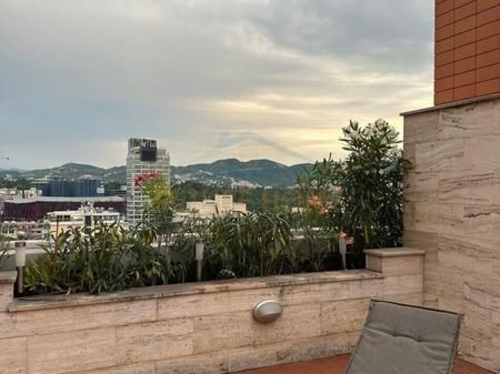 Affitto, Appartamento 2+1+2, Vicino al Centro, Tirana