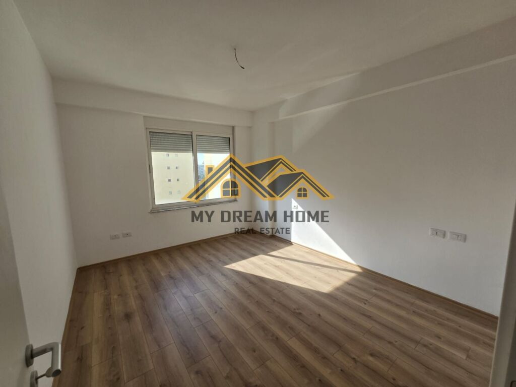 Shitet Apartament 2+1+2 Ne Plazh Durres!